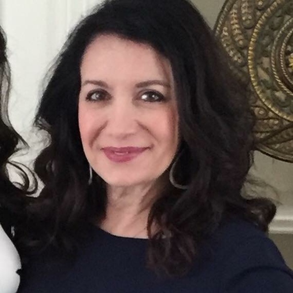 MEET YOUR POSHER - Picture 1 of 8